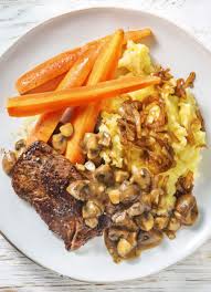 Rinderhuftsteak Mit Champignon Senf Sosse Rezept Hellofresh Rezept Fleisch Gerichte Essen Kochen Abendessen Rezepte