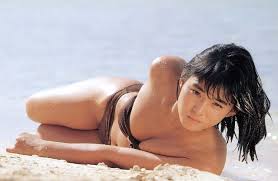 石田ゆり子 水着とパンチラ : Sukebe Girls エッチな女子