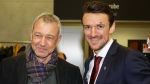 Christian gentner (born 14 august 1985) is a german professional footballer who plays as a midfielder for union berlin. Beim Vfb Neujahrsempfang Legende Karl Allgower Links Und Kapitan Christian Gentner Schwarzwalder Bote