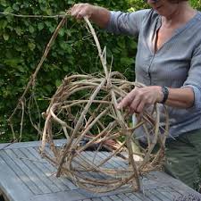 Kugel Umwickeln In 2020 Dekokugeln Gartendekoration Clematis