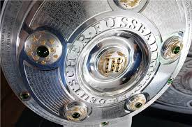 Das aufstiegsrennen verspricht enorme spannung. Bvb Startet Gegen Augsburg In Die Neue Bundesliga Saison