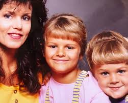 About — Sydney Erin Art