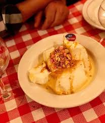 Ile Flottant Floating Island Meringue Topped With Rose Colored Pralines And Caramel With Creme Anglaise Auxbonscru Pralines Creme Anglaise Floating Island