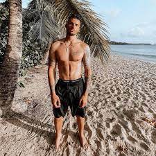 Voir plus d'idées sur le thème baptiste giabiconi, chanel hommes, baptiste giabiconi calendrier. Baptiste Giabiconi
