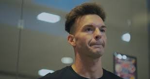 5D II for everyday documentation 24-105 f/4 L is pretty versatile glass  Using focus mostly through OVF center focus points