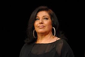 Por último, se refirió al tema de por qué las fuerzas armadas no han podido capturar a 'gentil duarte': Lenita Gentil Museu Do Fado