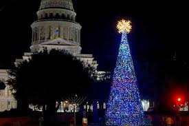 The Capital Holiday Stroll Complete Guide To Austin Christmas Lights And Holiday Displays Austin Christmas Lights Holiday Lights Display Christmas Lights