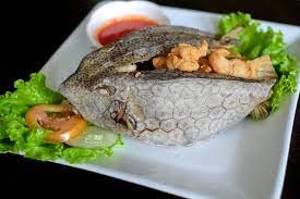 Ikan Dengan Bentuk Kotak Ini Bernama Ikan Kudu Kudu Dan Biasanya Tersedia Di Restoran Seafood Khas Makasar Garing Enak Lho More Info Click He Restoran Ikan