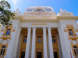 É um fumo muito preto porque é asfalto, disse. Palacio Da Justica Recife