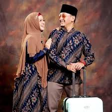 Nissa sabyan, ayus sabyan, dan ustadz zacky mirza. Rujuk Kembali 10 Potret Kemesraan Ustaz Zacky Mirza Shinta Tanjung
