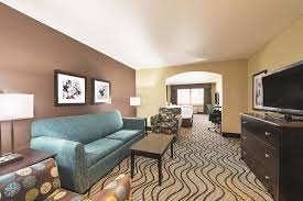 The hotel offers complimentary continental breakfast and there are several restaurants close by, including jb's, quiznos, china wok and wheat montana deli. Meridian Hotel Coupons For Meridian Idaho Freehotelcoupons Com