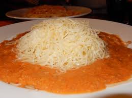 Recept voor tsatsiki saus, de griekse yoghurt dip met knoflook en komkommer. De Kastart