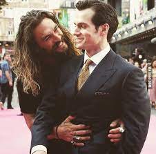 Jason Momoa And Henry Cavill Aka Aquaman And Superman This Pic Makes Me Incredibly Happy For Some Reason 9gag
