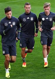 Insgesamt mussten zehn spieler urinproben abgeben, acht davon auch eine blutprobe. Pin Auf Deutscher Fussball Bund Die Mannschaft German National Team