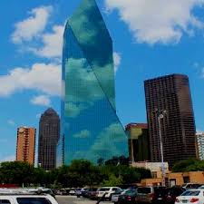 The Mirrored Facets Of I M Pei S Fountain Place Tower In Downtown Dallas Texas Dallas Texas Downtown Dallas City Scene