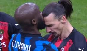 Zlatan ibrahimovic gav milan ledningen mot inter i kvartsfinalen i coppa italia men innan milan gick till halvtidsvila i ledning bröt ett stort bråk ut på planen. Lukaku Va Ibrahimovic Thoa Máº¡ Huc Nhau á»Ÿ Inter 2 1 Milan Vietnamnet