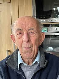 This old boy wandering in west street near bake house.