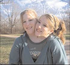 Abby and brittany hensel restroom. Two Heads One Body Abby And Brittany Hensel 100 Musical Footsteps