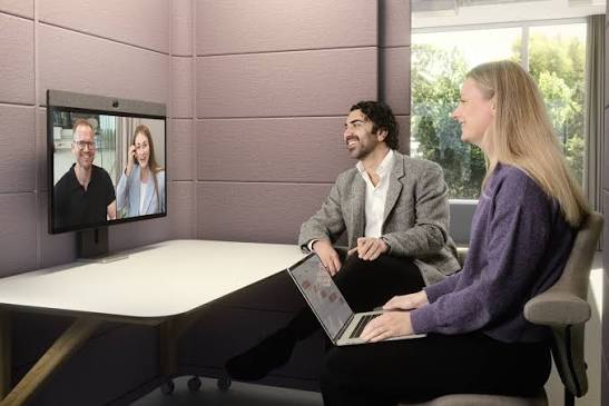 Neat Board 32: Compact Touchscreen for Small Rooms