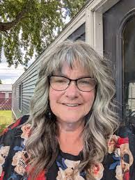 Sharon Warnick's Instagram, Twitter & Facebook