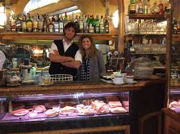 This is only worth considering if you're which plan do you think is better: Ciampini Bistrot Roma Atmosfera Glamour Nel Centro Di Roma