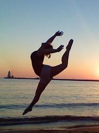 How To Do A Stag Leap Gymnastics Pictures Gymnastics Poses Dance Photography