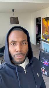 Last night was amazing the energy was spectacular. Red Carpet Rob with that  chocolate