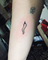 Tons of yummy chocolate dessert ideas, from easy chocolate desserts to chocolate chip, cake recipes & more. Italian Horn For Nat0oo00 Tattoo Tattoos Italianhorn Tinytattoo Smalltattoo Cornicello Protectioncharm Ti Tattoos Italian Tattoos Small Tattoos