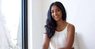 Her father ram selvarajah is a businessman in canada while her mother kiruthiha kulendiren is a servicewoman. 41 Sexiest Pictures Of Maitreyi Ramakrishnan Cbg