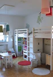 Was Fur Neue Teppiche Und Weg Mit Den Tapetentieren Raumteiler Kinderzimmer Hochbetten Kinderzimmer Zwillinge Zimmer