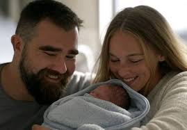 BREAKING: NFL Legend Jason Kelce and Kylie Kelce Welcome Their Fourth Baby  Girl, Revealing baby in a cute family Photo, Adding Another Little Teammate  to Their Growing Family of Daughters With Jason