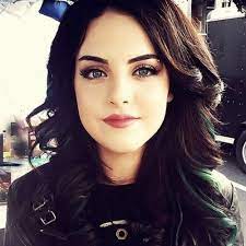Highlights For Dark Brown Hair And Pale Skin Brown Eyes Black Hair Dark Hair Pale Skin Brown Hair Blue Eyes Pale Skin