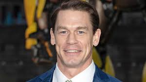 Die tochter des verstorbenen stört sich allerdings am blumengruß von witwe jasmin. John Cena Lernte Viel Von Jackie Chan