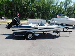 Boat has motorguide 71lb thrust trolling motor and works great. Bass Cat Boats For Sale Boats Com