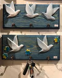 instagram da hoyuk alacati bugun un calismasi ozgurluklerin anahtarlari icin byridobay homedekor handmade handicrafts anahtarlik doves bird animals