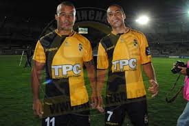 The initial corner odds is 9.5. Aurinegro Cl V Twitter Ano 2012 29 De Diciembre Noche Pirata Coquimbo Unido V S Magallanes Estadio Francisco Sanchez Rumoroso En La Imagen Vanderson Gomes Crisostomo Vandinho Y Weimar Marcos Rodriguez Marquinhos Aurinegrocl Coquimbounido