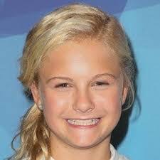 Lynne Farmer's Instagram, Twitter & Facebook