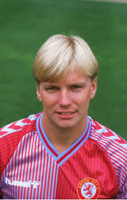 From BBC's Pat Murphy Thoughtful touch from Aston Villa today,leaving the  press box seat empty that was usually occupied by Gary Shaw. Tribute from  yours truly just before 2pm