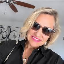 Diane Kemper's Instagram, Twitter & Facebook