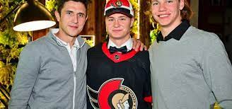 Nhl.com is the official web site of the national hockey league. Nach Dem Draft Tim Stutzle Glaube Dass Es Unheimlich Gut Klappen Konnte In Ottawa Lukas Reichel Man Darf Naturlich Nicht Aufhoren Eishockey Magazin