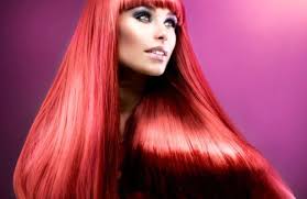 I capelli castano scuro con riflessi rossi, infatti, possono creare un color mogano intenso o, al contrario, virare quasi verso il viola. Come Ottenere I Riflessi Rossi Sui Capelli Utilizzando L Alloro Deabyday