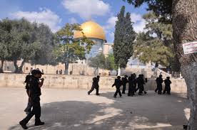 About كيف ننصر المسجد الأقصى؟ religious organization. Ø§Ù„Ø§Ø­ØªÙ„Ø§Ù„ ÙŠØ­Ø§ØµØ± Ù‚Ø¨Ø© Ø§Ù„ØµØ®Ø±Ø© ÙˆÙŠØ¹ØªØ¯ÙŠ Ø¹Ù„Ù‰ Ù…Ø¯ÙŠØ± Ø§Ù„Ù…Ø³Ø¬Ø¯ Ø§Ù„Ø£Ù‚ØµÙ‰ Ø´Ø¨ÙƒØ© Ø±ØµØ¯ Ø§Ù„Ø¥Ø®Ø¨Ø§Ø±ÙŠØ©