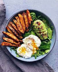 This Avocado Sweet Potato Egg Situation Looks Incredible Healthy Food Healthy Eating Recipes Healty Food