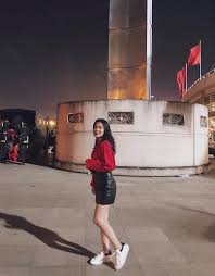 Ngày 19/12, nguyễn hoàng anh, bạn gái hậu vệ đoàn văn hậu, khoe ảnh xinh đẹp đón sinh nhật 21 tuổi khi không có người yêu bên cạnh. Ngoai Nhan Sáº¯c Ä'áº¹p NhÆ° Hotgirl Con Ä'Æ°á»ng Há»c Váº¥n Cá»§a NgÆ°á»i Yeu Cáº§u Thá»§ Ä'oan VÄƒn Háº­u Co Gi Ä'ang Chu Y