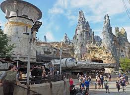 Fans are counting down the days until walt disney world opens a new section of its amusement park specifically devoted to the star wars franchise. Previously On 97 A Dad At Disneyworld Star Wars Galaxy S Edge Review Comic Book Herald