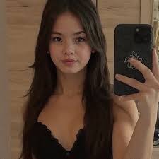 I'M TIRED of being alone.. need a friend 🤍