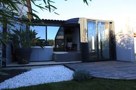 Sa hauteur est comprise entre 1,20 m et 1,80 m. Difference Abri De Terrasse Veranda