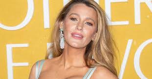 Adele Wynn's Instagram, Twitter & Facebook