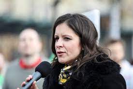 Legfrissebb híreink szél bernadett témában. Szel Bernadett Beperli Sallai Robert Benedeket Zoom Hu