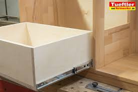 Gebaut habe ich dieses wunderschöne möbelstück natürlich in meiner selbstgebauten holzwerkstatt. Katzentoiletten Schrank Aus Buche Leimholz Bauen Diy Tuftler Projekttueftler Und Heimwerker De
